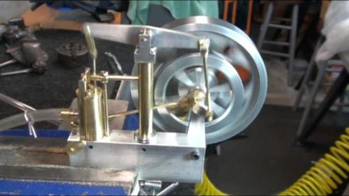 Little-Engine-Reviewq-1_Moment_3