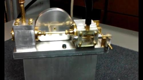 Little-Engine-Reviewq-1_Moment_7